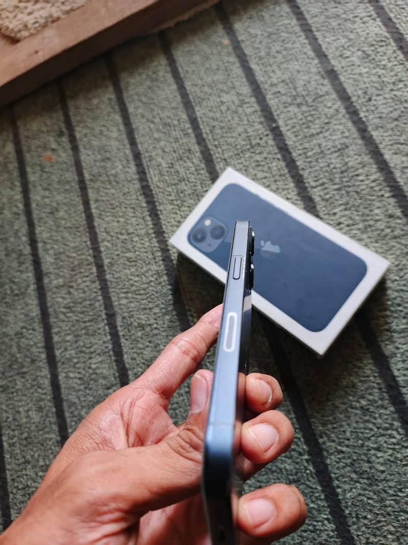 Apple iPhone 13 1
