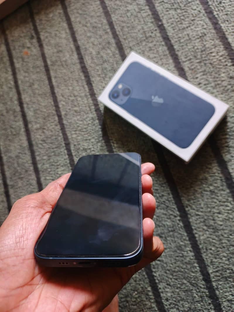 Apple iPhone 13 4