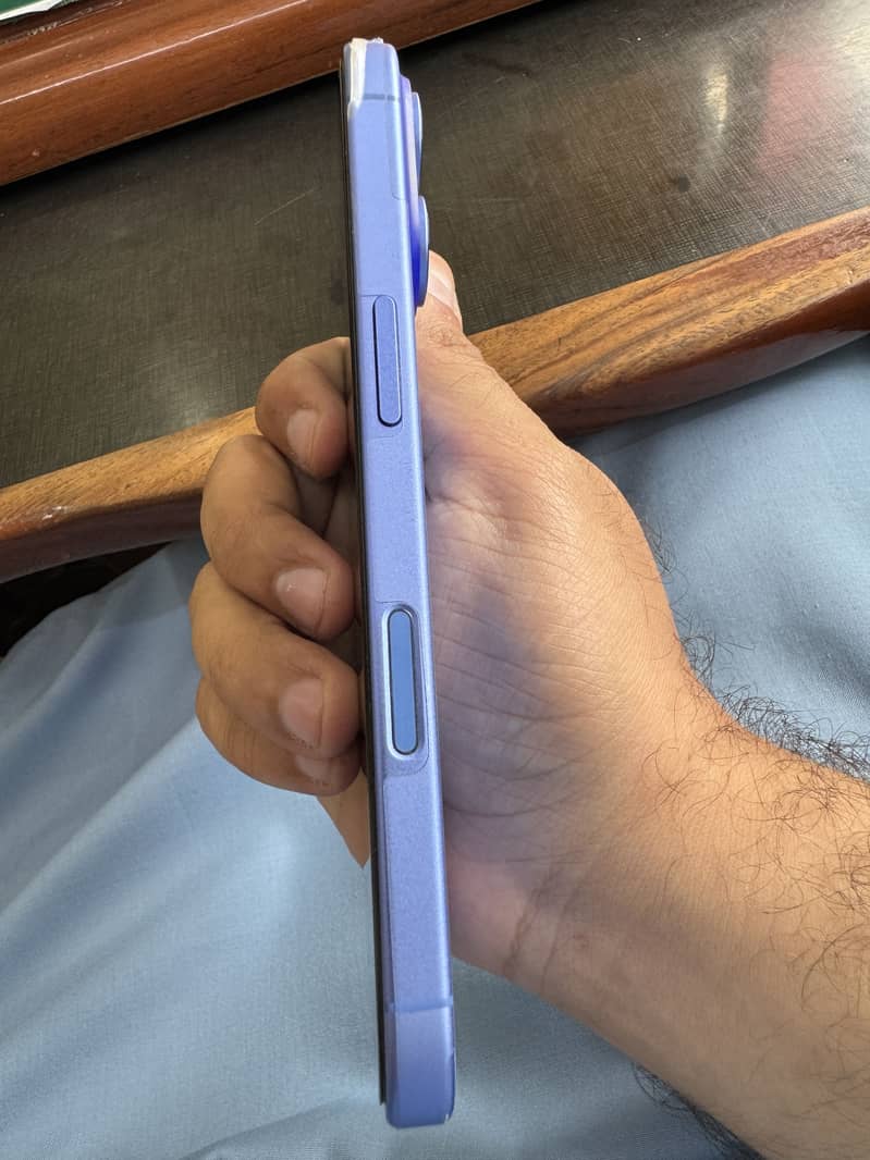 Apple iPhone 16 0