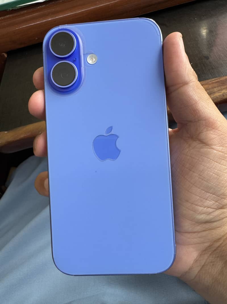 Apple iPhone 16 1