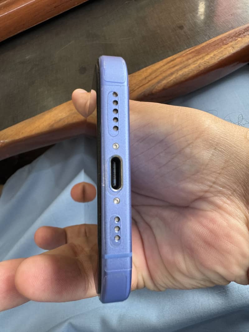 Apple iPhone 16 2