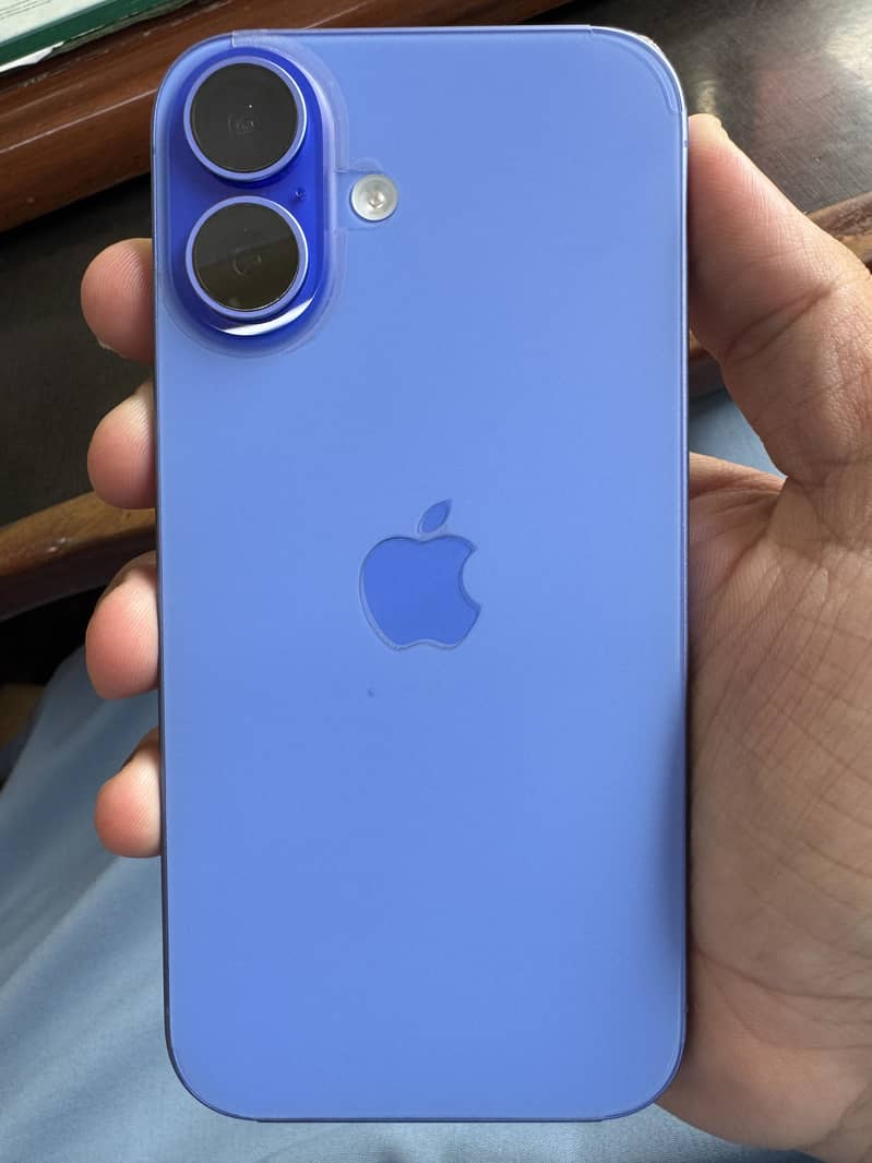 Apple iPhone 16 6