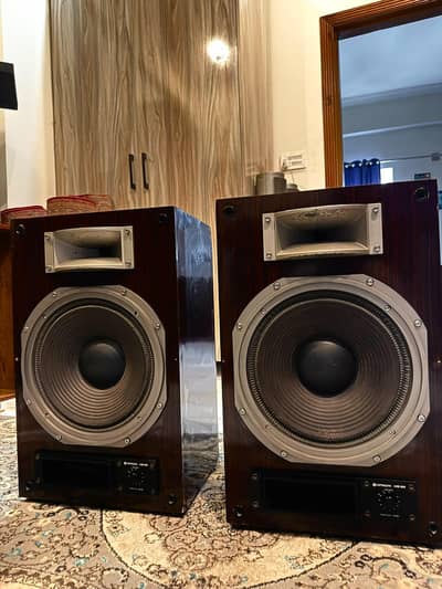 Hitachi HS-33 Hitachi HS-33