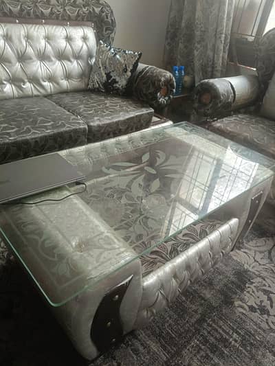 Sofa set with table