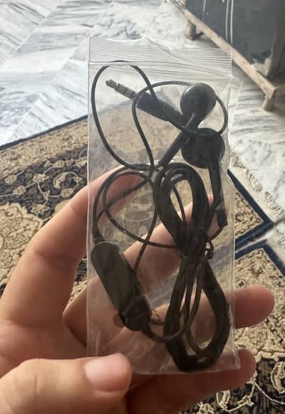 New classic handsfree wired great quality