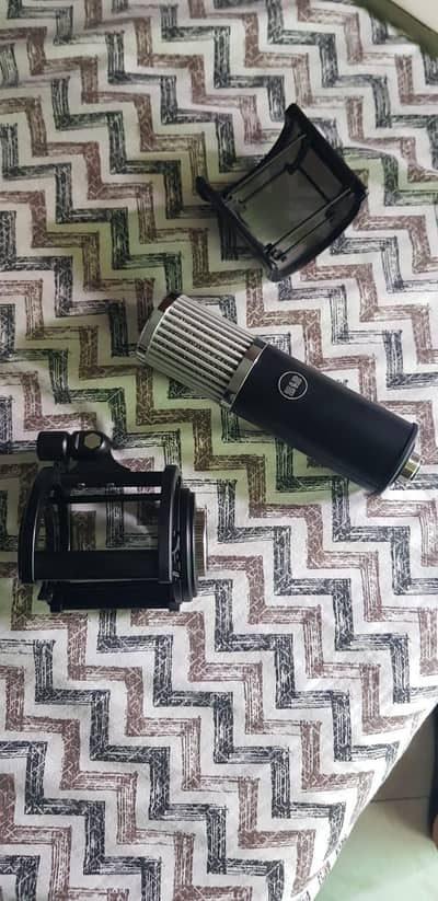 Brand new 512 Audio Skylight Condensor XLR microphone