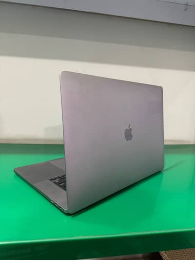Apple MacBook Pro 16-inch (2019) | Core i9 | 32GB RAM | GPU 5500m 4GB