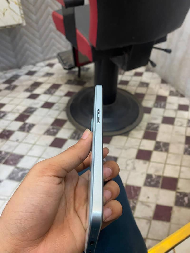 One Plus Ace 2V 2