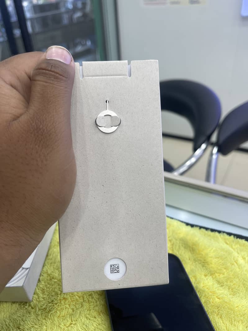 GOOGLE PIXEL 10A BOX PACK PHYSICAL PLUS E SIM 3