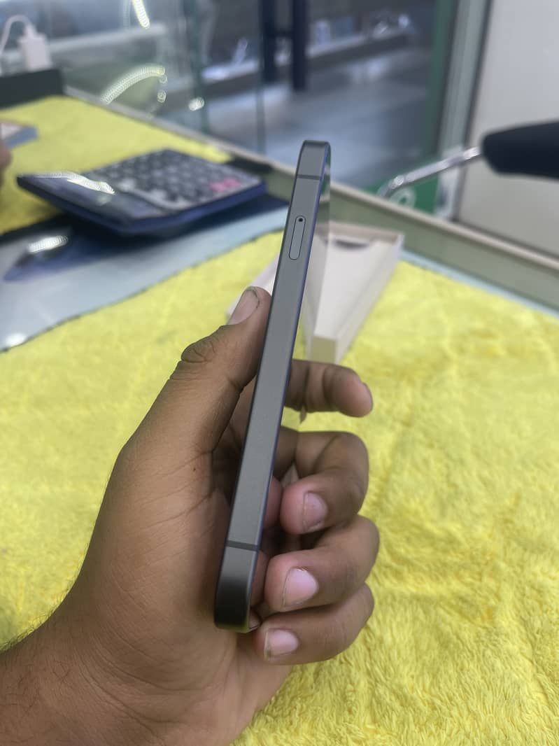 GOOGLE PIXEL 10A BOX PACK PHYSICAL PLUS E SIM 6