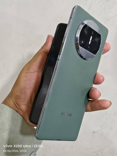 Huawei Mate X3 Foldable Phone