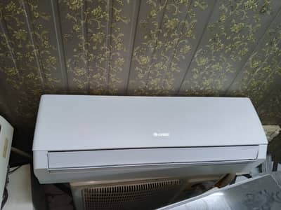 Gree 1.5 tan DC Inverter AC