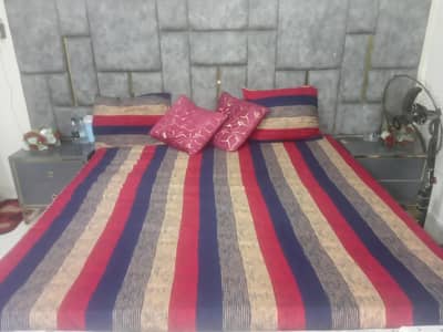 bed . . . dressing . . . almari 4 pat. . . divider . . . side tables . . . saitey