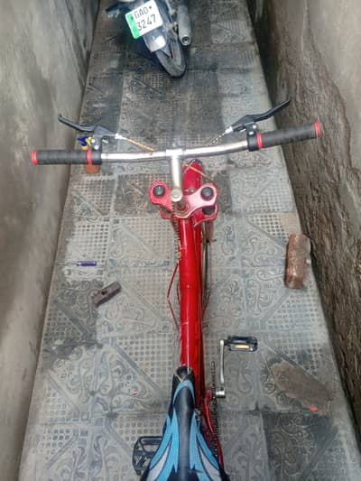 Durable Cycle with New Grips & Brakes