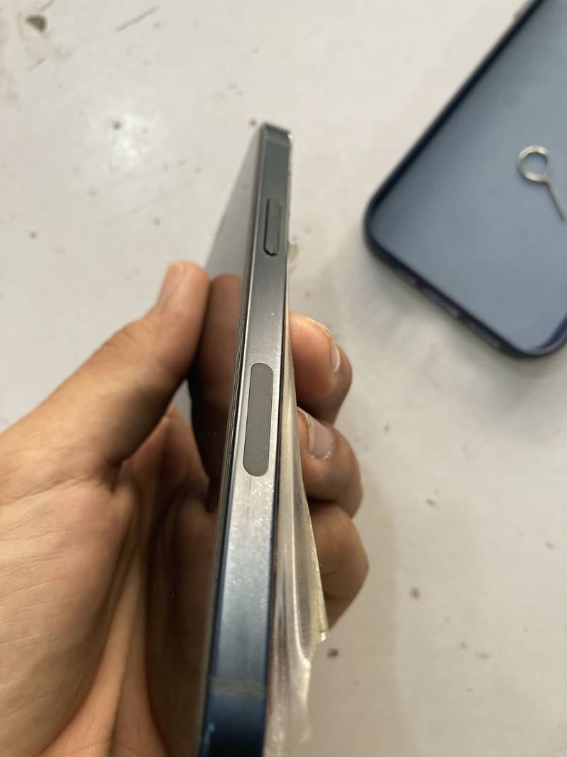 Apple iPhone 12 2