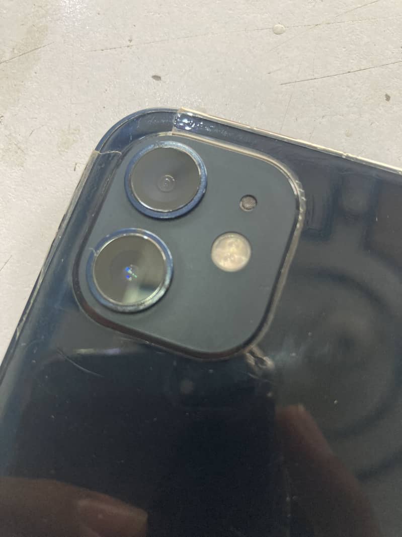 Apple iPhone 12 3