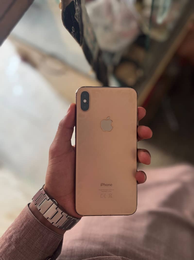 Apple iPhone XS Max 4