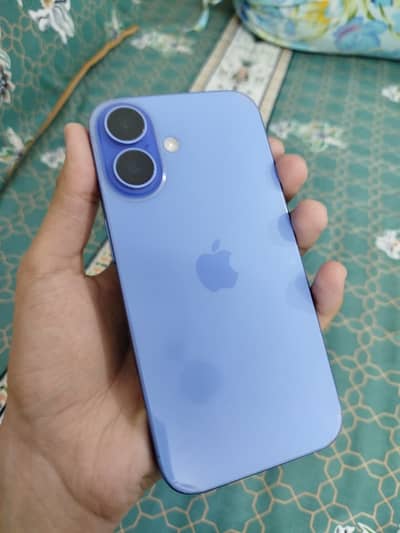 Apple iPhone 16