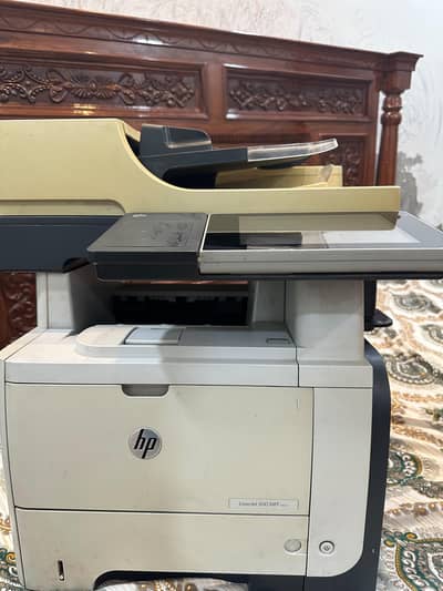 HP LaserJet printer MFP M525