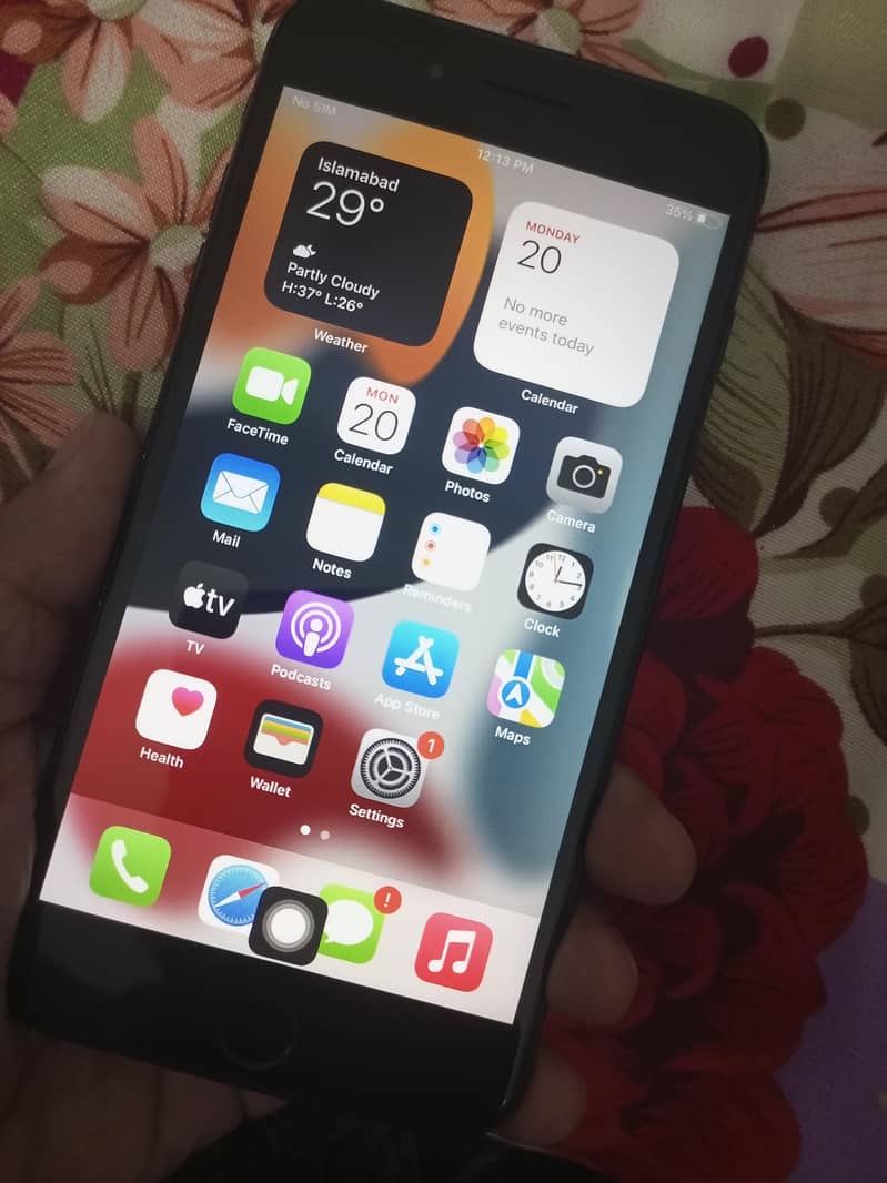 Apple iPhone 7 Plus 1