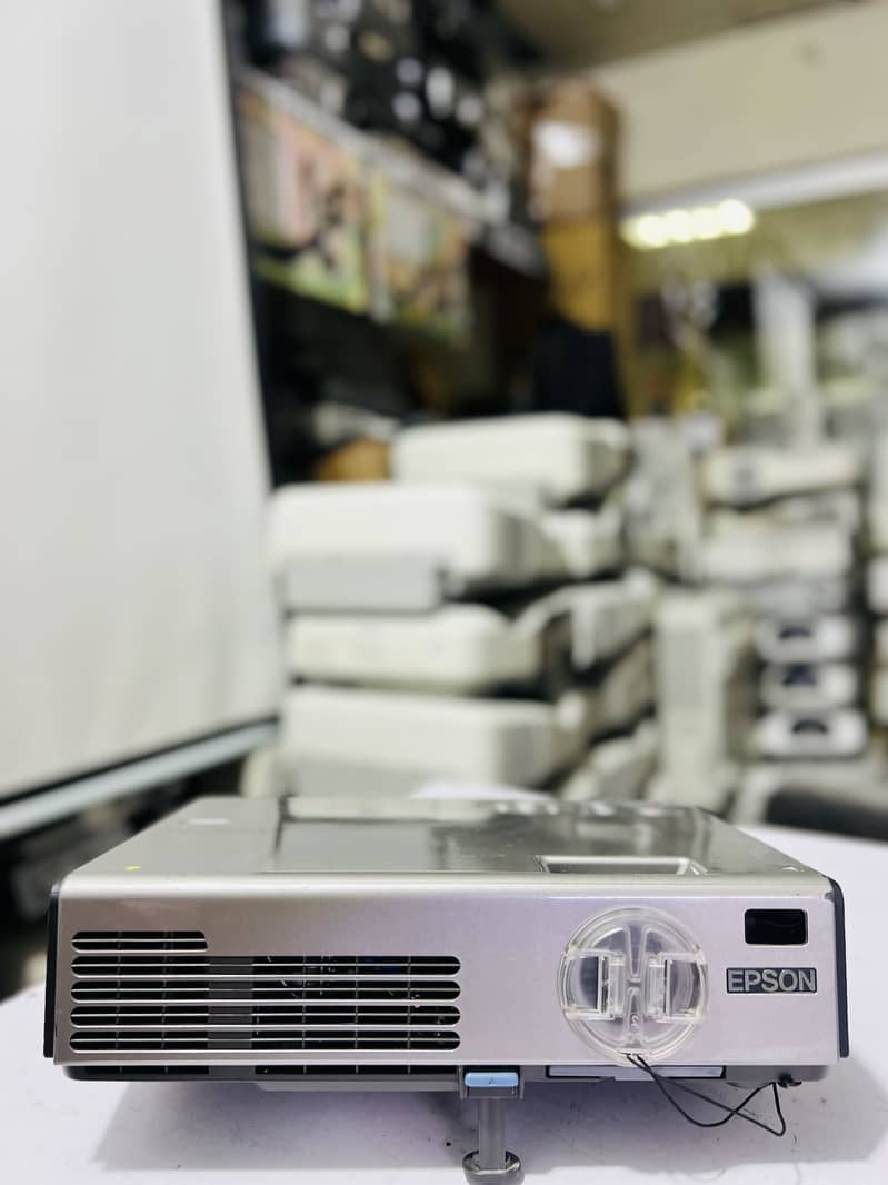 Epson projector 1