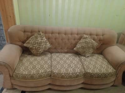 sofa set for sale | one sofa leg is broken