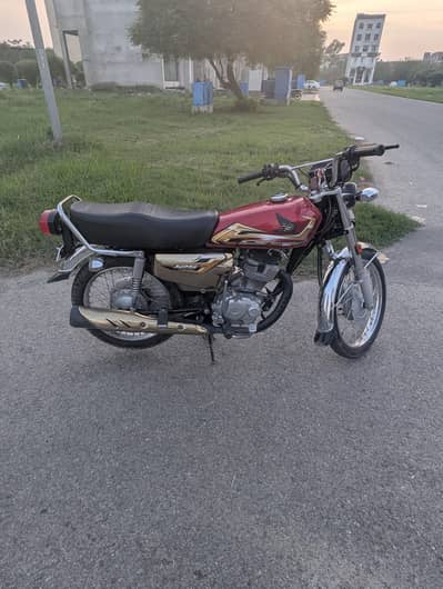 Honda 125 Self Start Gold Edition For Sale