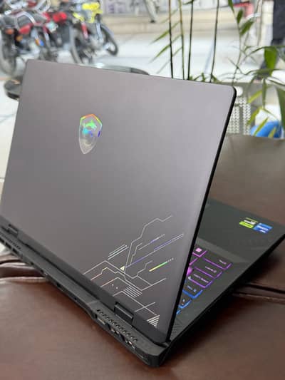 MSI Crosshair 16 HX – Core i7 14th Gen | RTX 4070 (8GB) | 16GB RAM 1tb