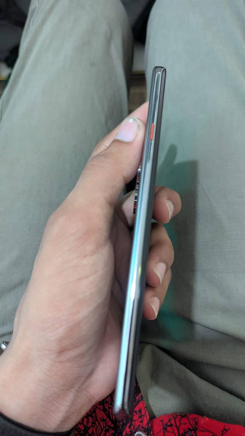 Tecno CAMON 40 Pro 4