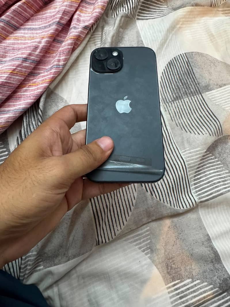 Apple iPhone 15 2