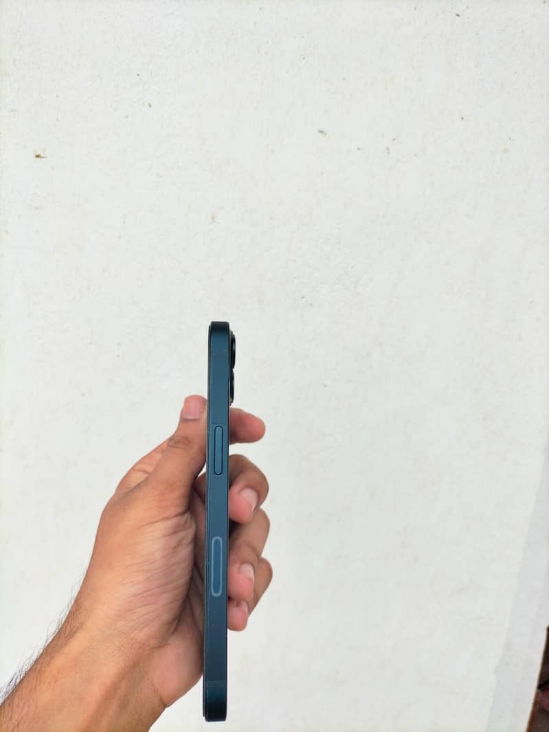 Apple iPhone 13 1