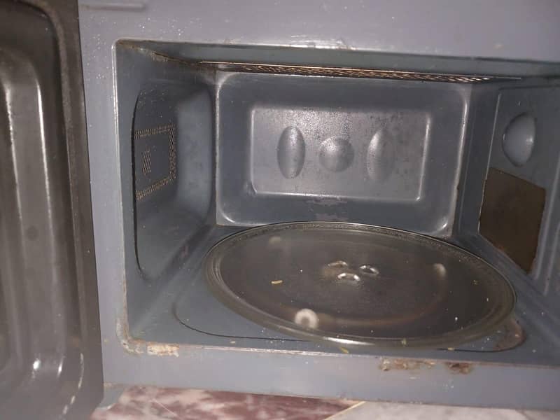 logik  microwaves 5