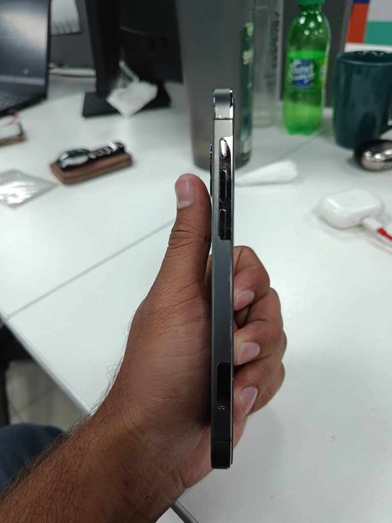 Apple iPhone 12 Pro 2