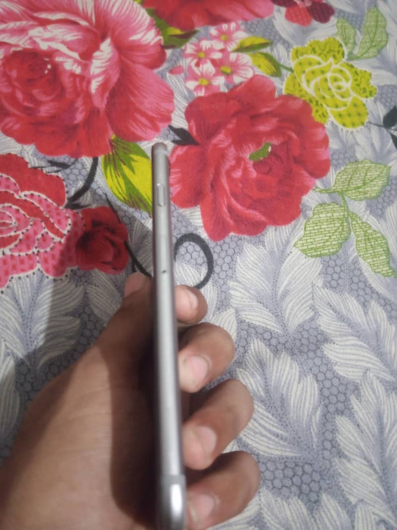 Apple iPhone 6 4