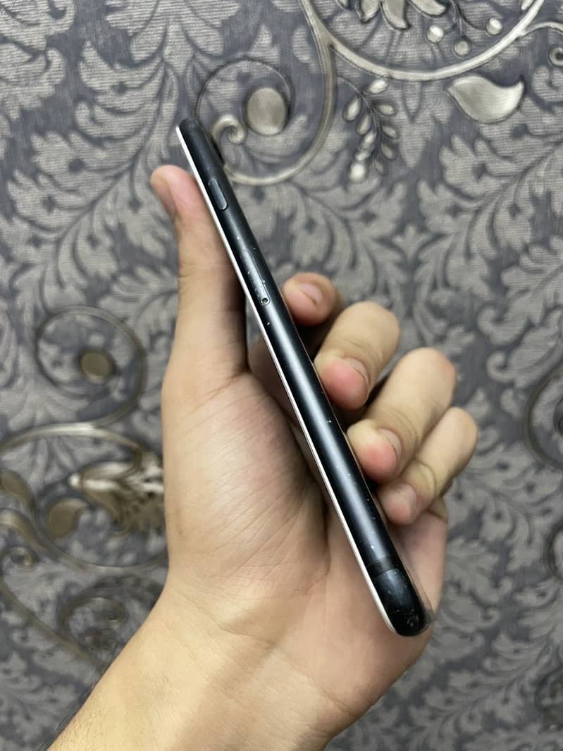 Apple iPhone 7 4