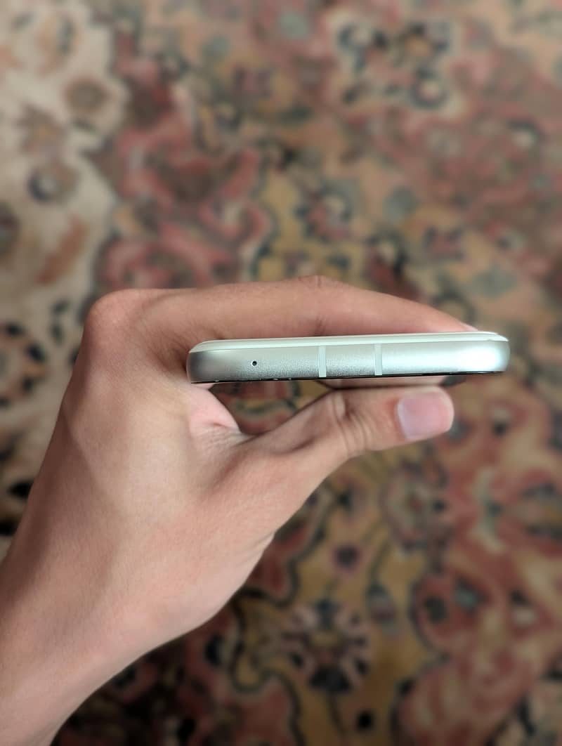 Google Pixel 8a 1