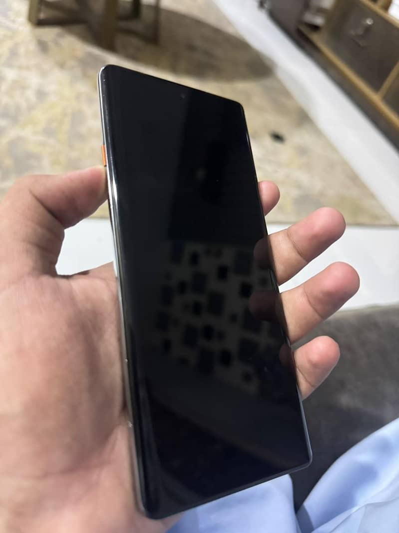 Tecno CAMON 40 Pro 0