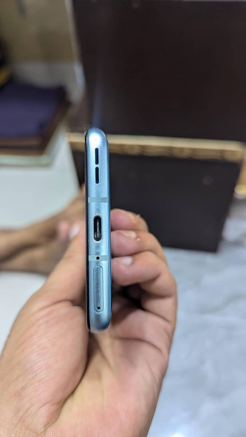 One Plus 9R 1