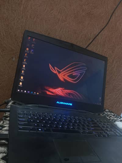 Alienware 17 Gaming Laptop | i7-4th/16GB RAM/128GB+500GB/2GB GPU