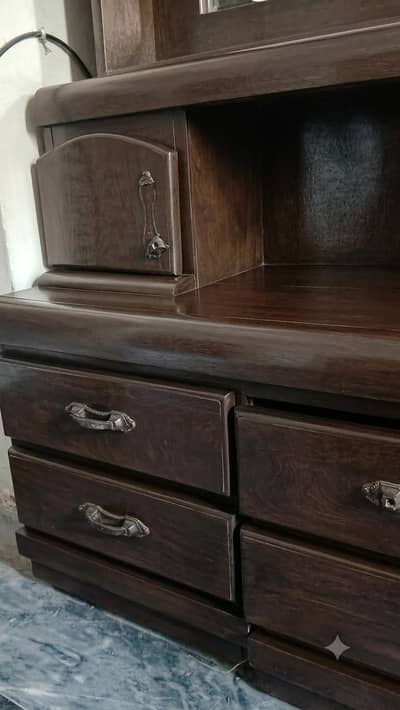 Wooden dressing table