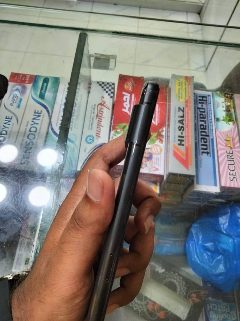 Google Pixel 7 4