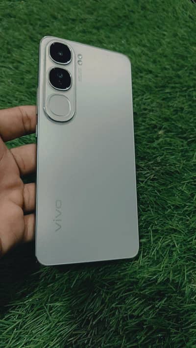 Vivo Y400