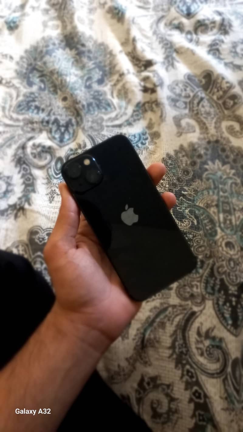 Apple iPhone 13 1