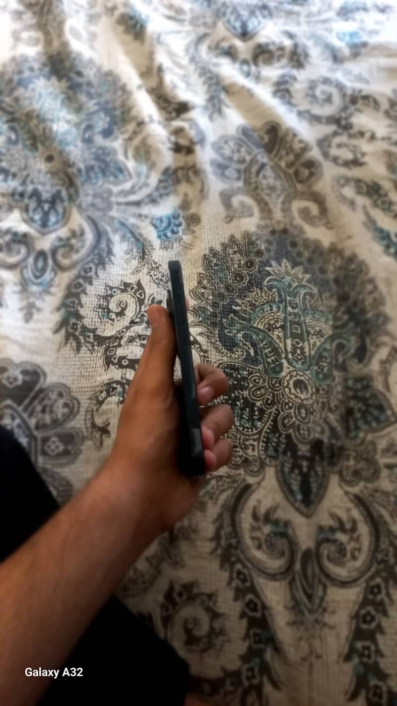 Apple iPhone 13 4