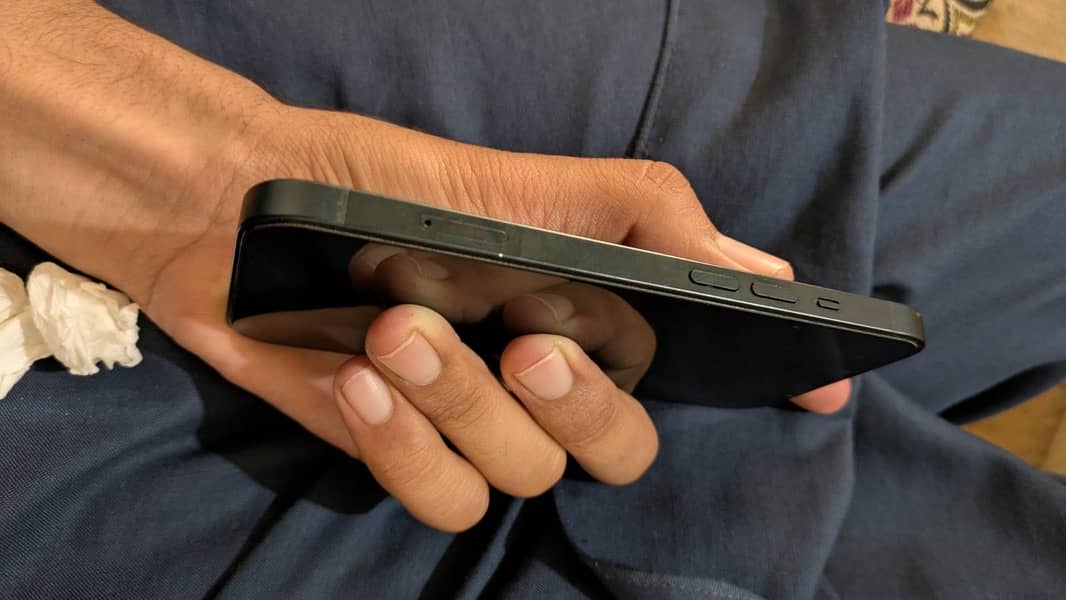 Apple iPhone 13 2