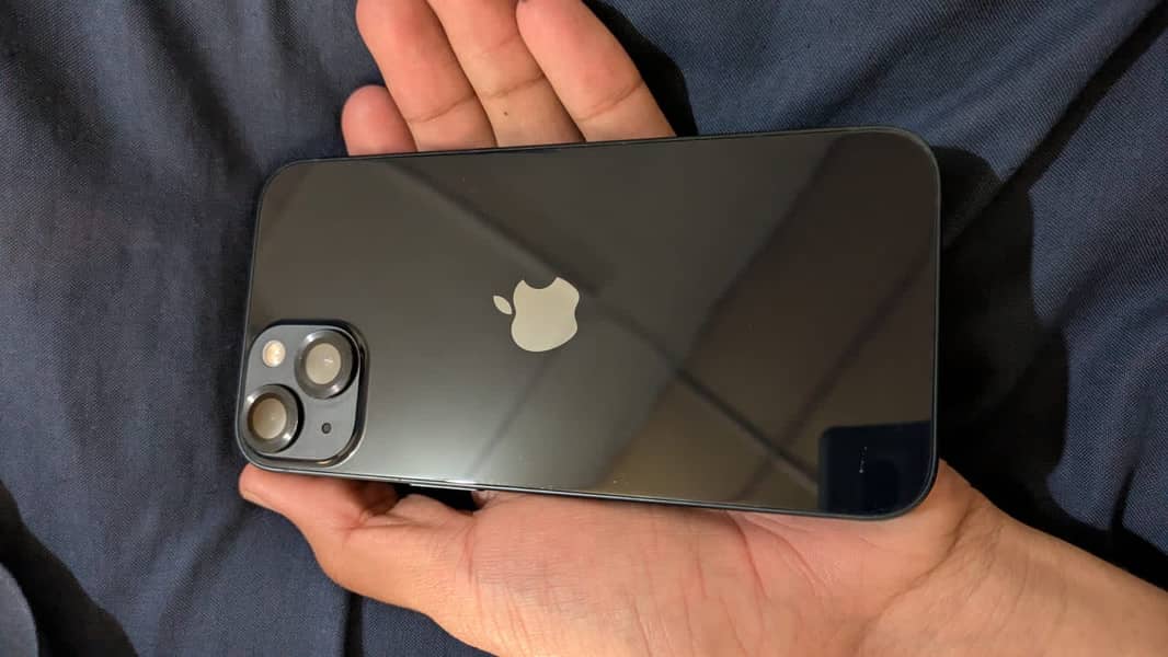 Apple iPhone 13 4