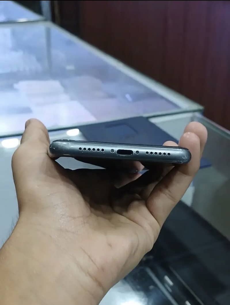 Apple iPhone 11 2
