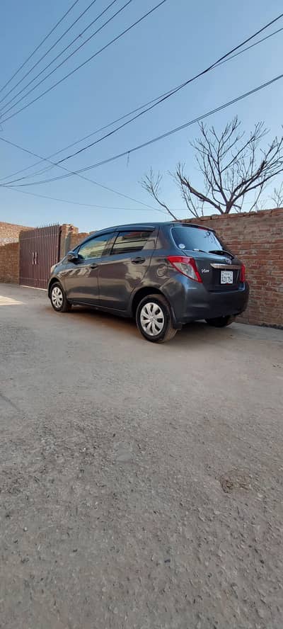 Toyota Vitz 12/16
