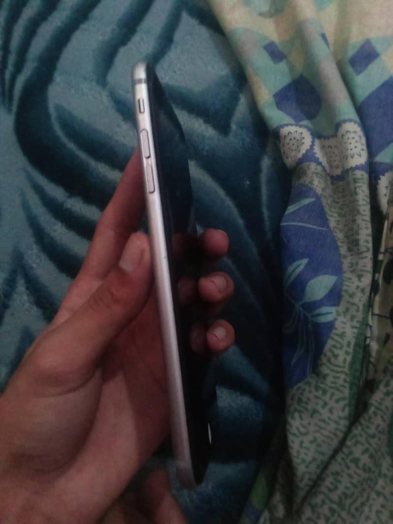 Apple iPhone 6 3