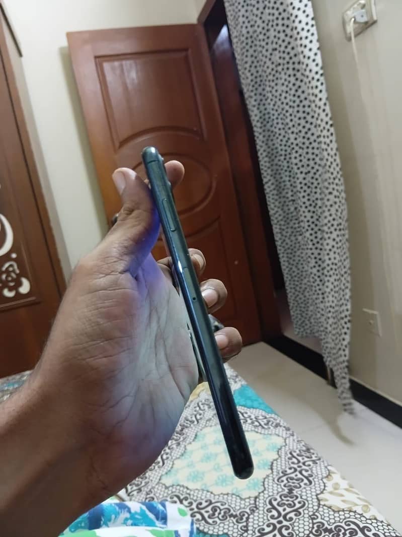 iPhone 11 Pro Max 2